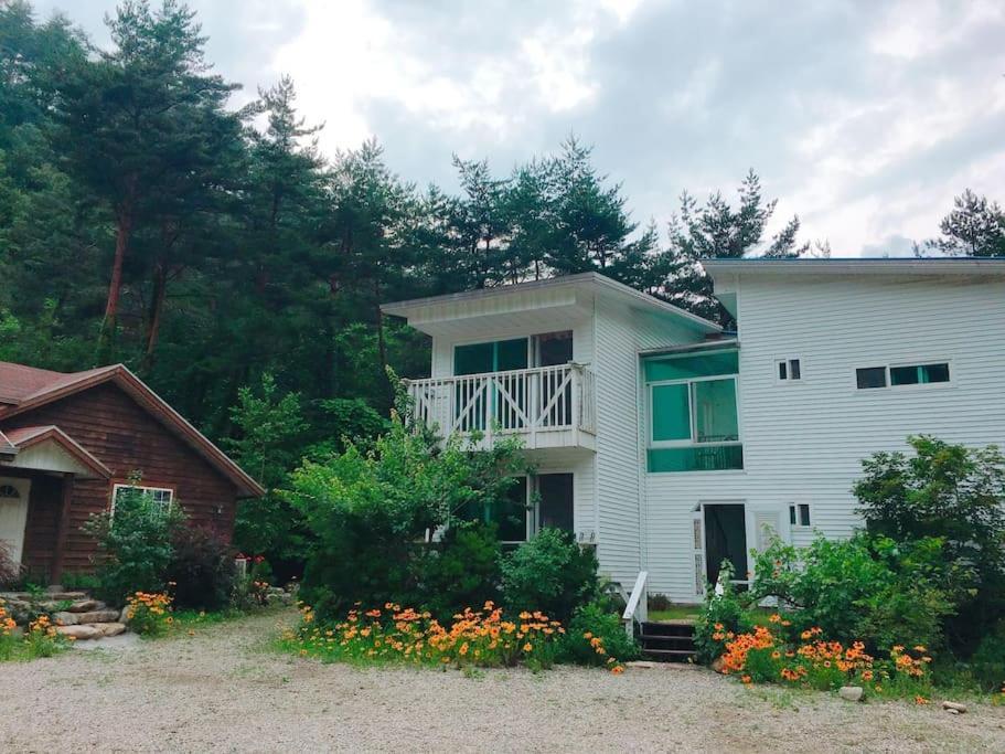 Blue Sky Milky Way Pension Янгянг Екстериор снимка