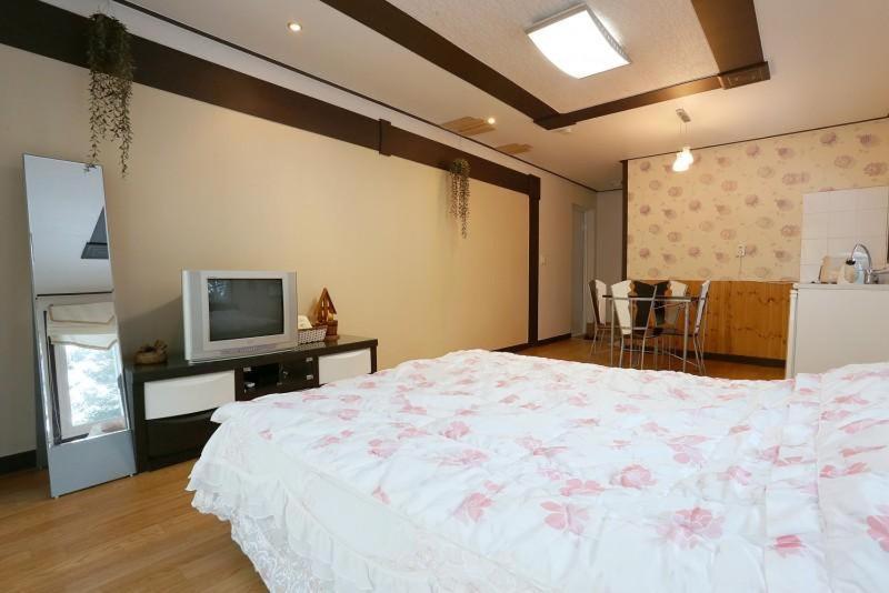 Blue Sky Milky Way Pension Янгянг Екстериор снимка